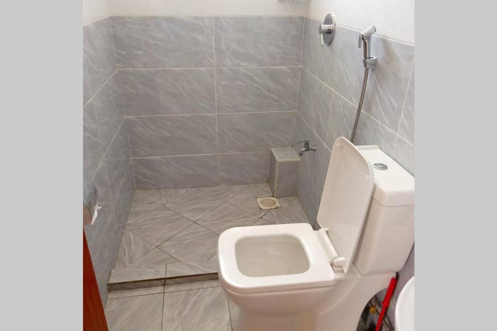 Wawa Studio 8 Nyali Apartment Mombasa Bagian luar foto